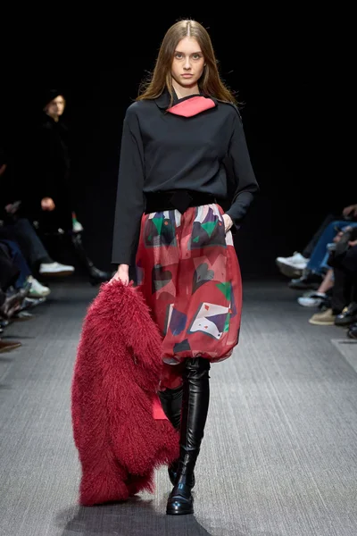 Look 49